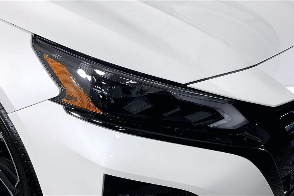 New 2026 Nissan Altima 2.5 SR AWD/4WD image 26