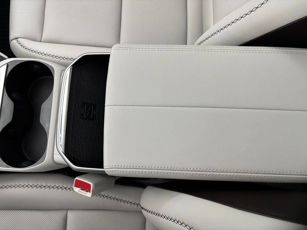 New 2026 GMC Terrain Denali w/ LPO, Black Badging Package image 32