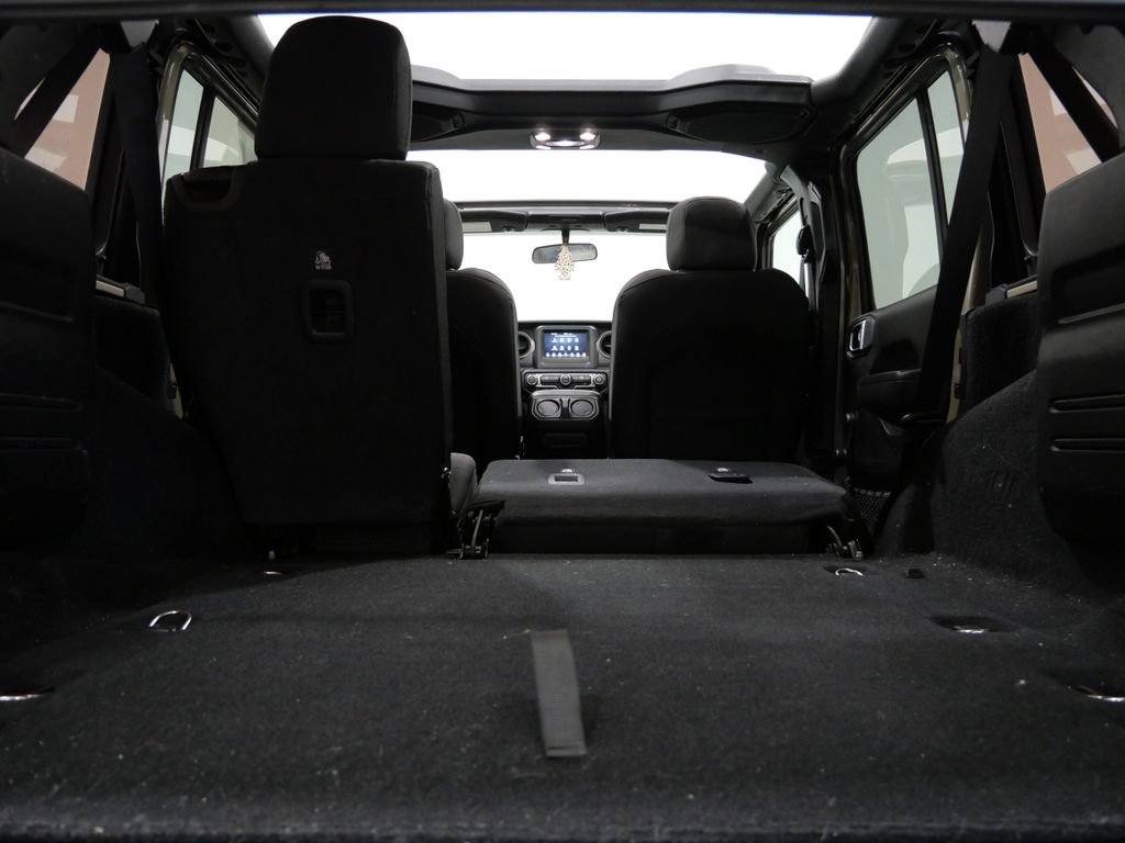 Used 2022 Jeep Wrangler Unlimited Sport AWD/4WD image 28