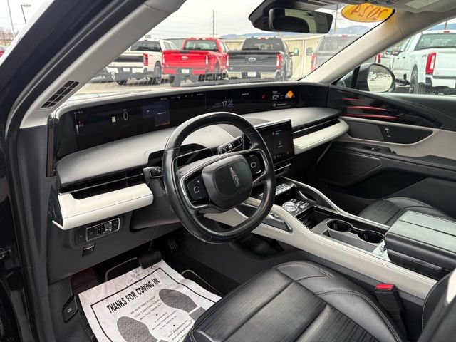 Used 2024 Lincoln Nautilus Reserve image 3