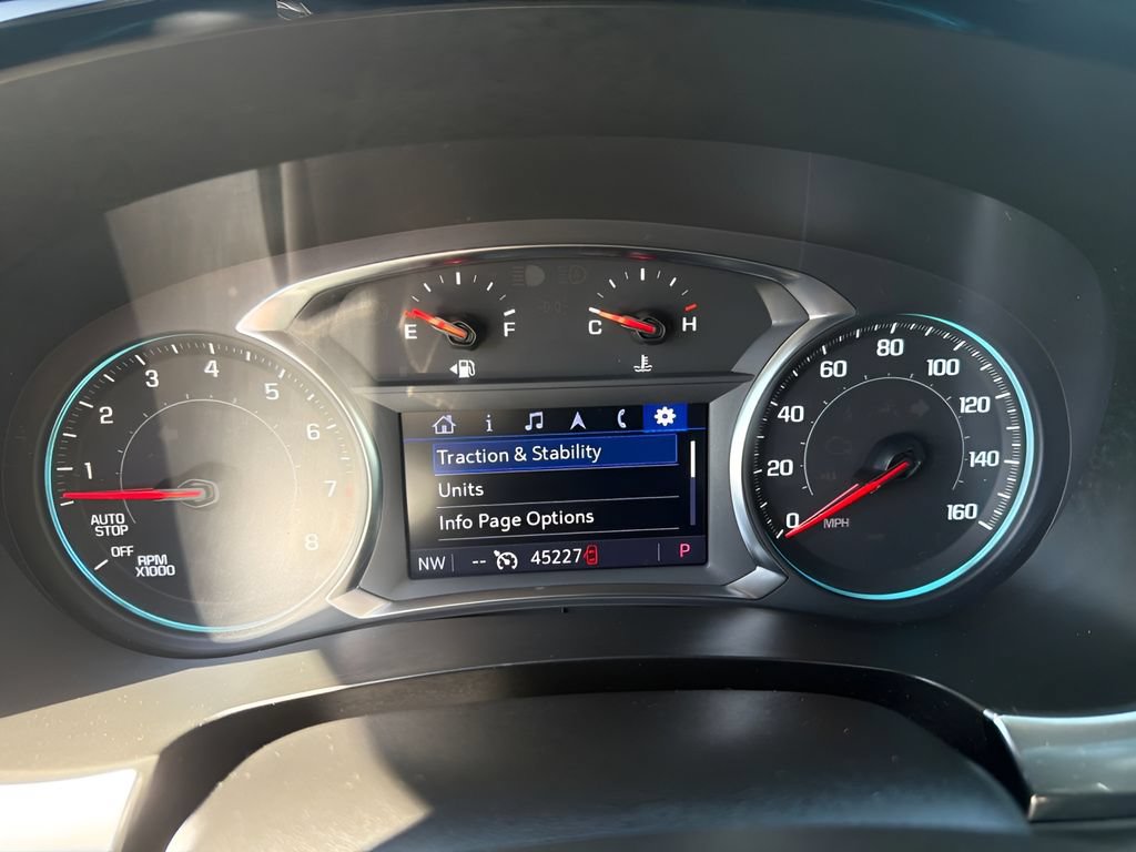 Used 2023 Chevrolet Traverse LT FWD image 20