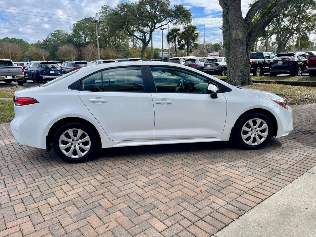 Used 2025 Toyota Corolla LE image 6