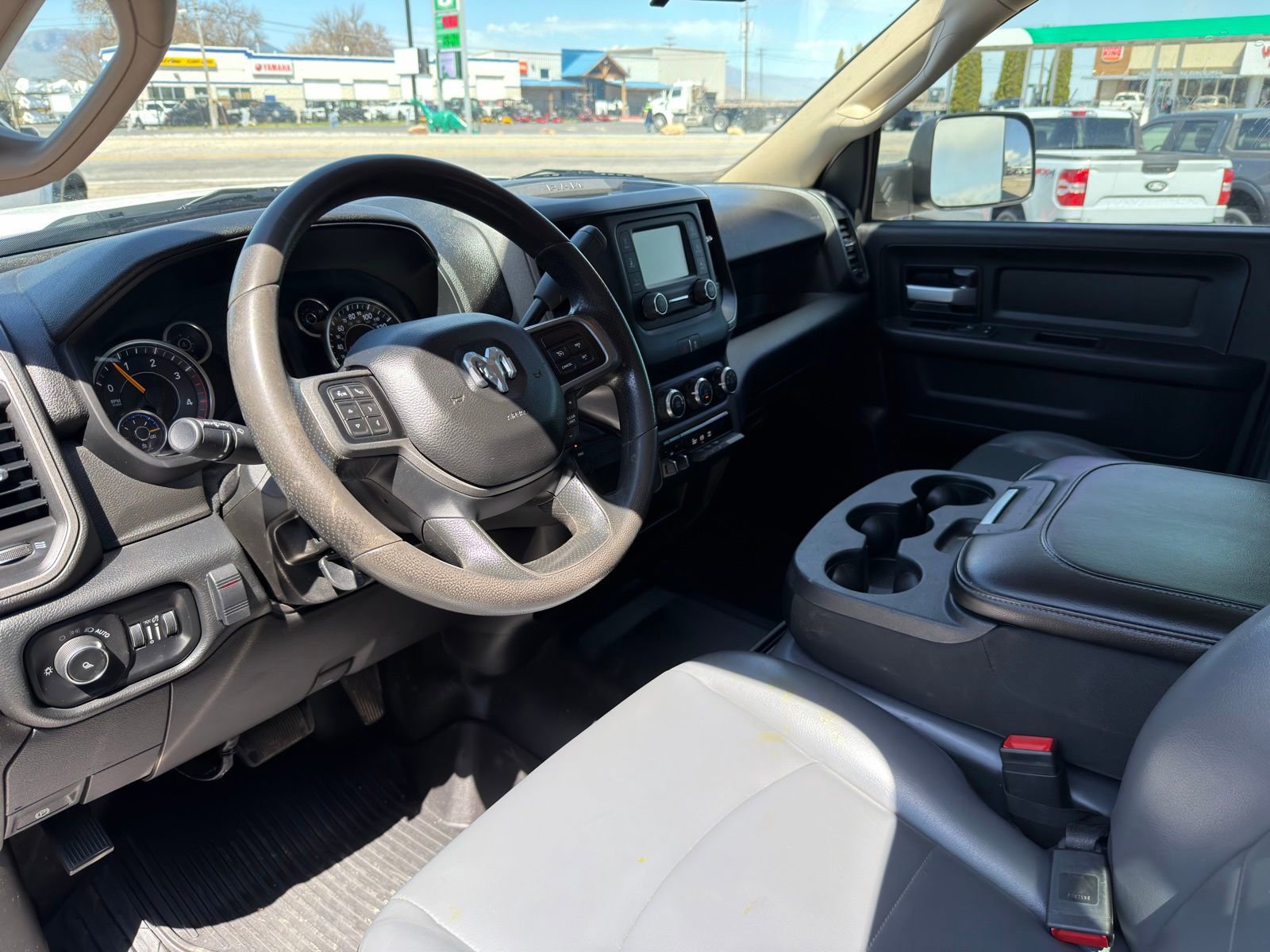 Used 2019 RAM 3500 Tradesman w/ Chrome Appearance Group AWD/4WD image 17