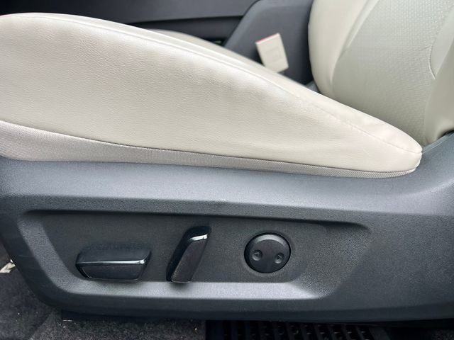 Used 2023 Nissan Rogue SV w/ SV Premium B Package image 11