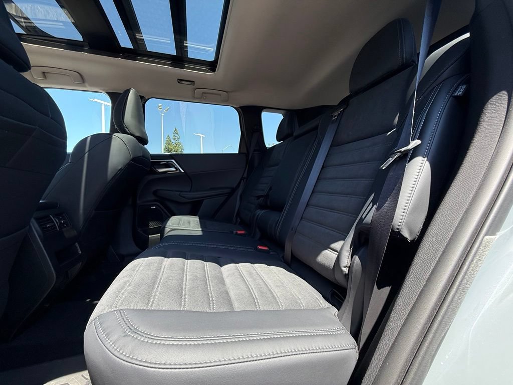 New 2026 Mitsubishi Outlander AWD image 39