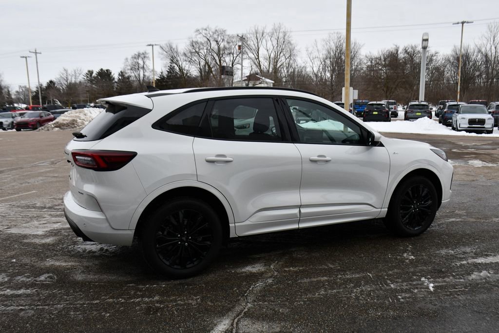 Used 2023 Ford Escape ST-Line Elite image 7