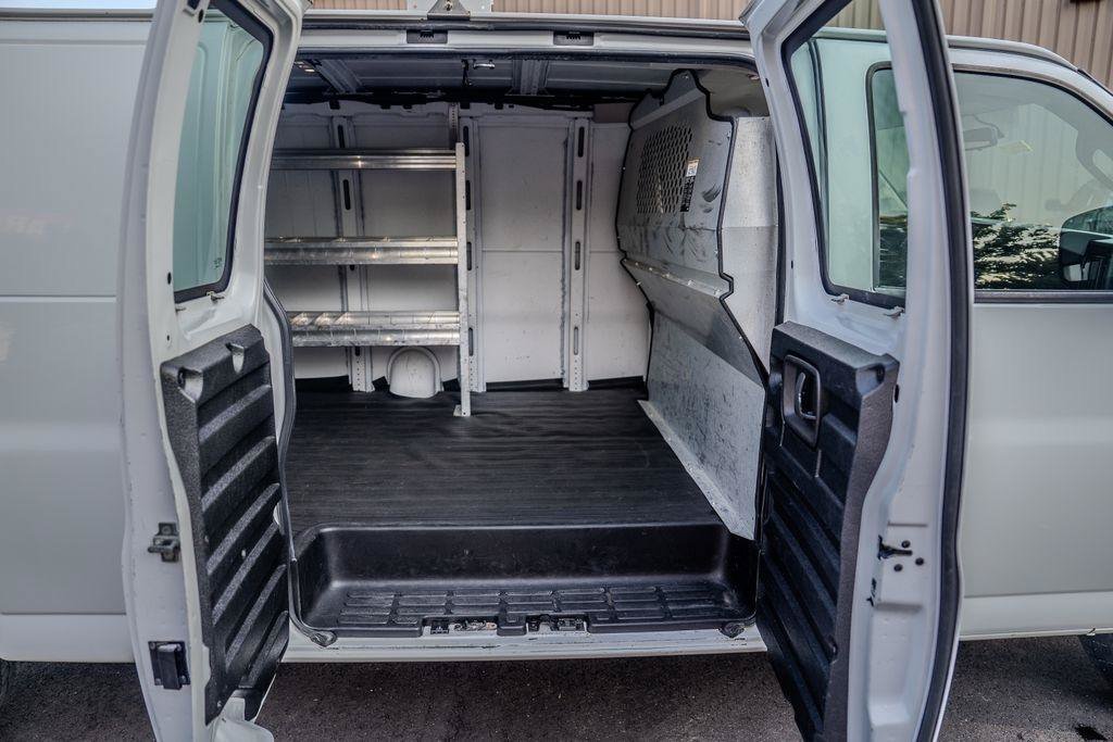 Used 2016 Chevrolet Express 2500 Extended RWD image 19
