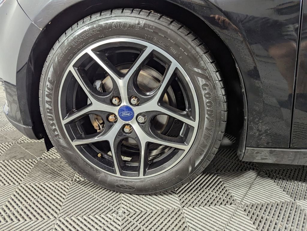 Used 2017 Ford Focus SE image 8