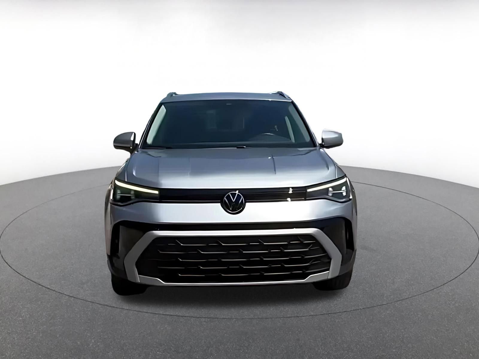 Used 2025 Volkswagen Taos SE AWD/4WD image 4