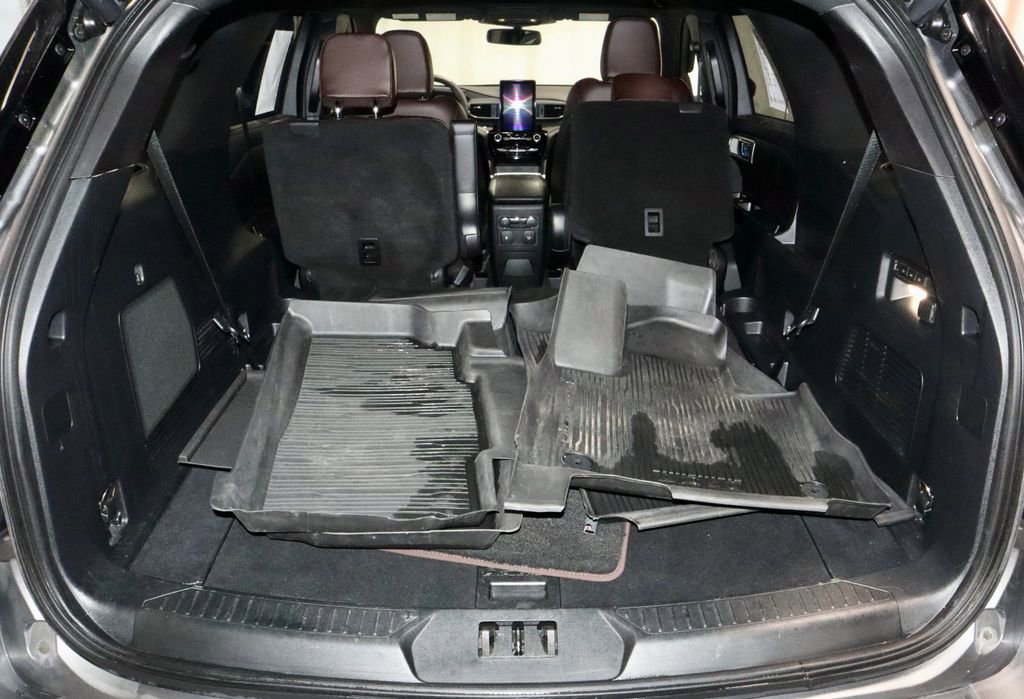 Certified 2022 Ford Explorer Platinum w/ Equipment Group 601A image 15