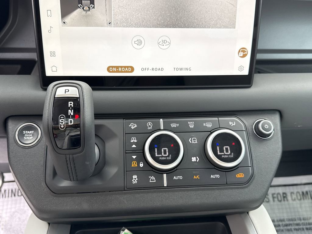 Used 2025 Land Rover Defender 110 V8 image 29