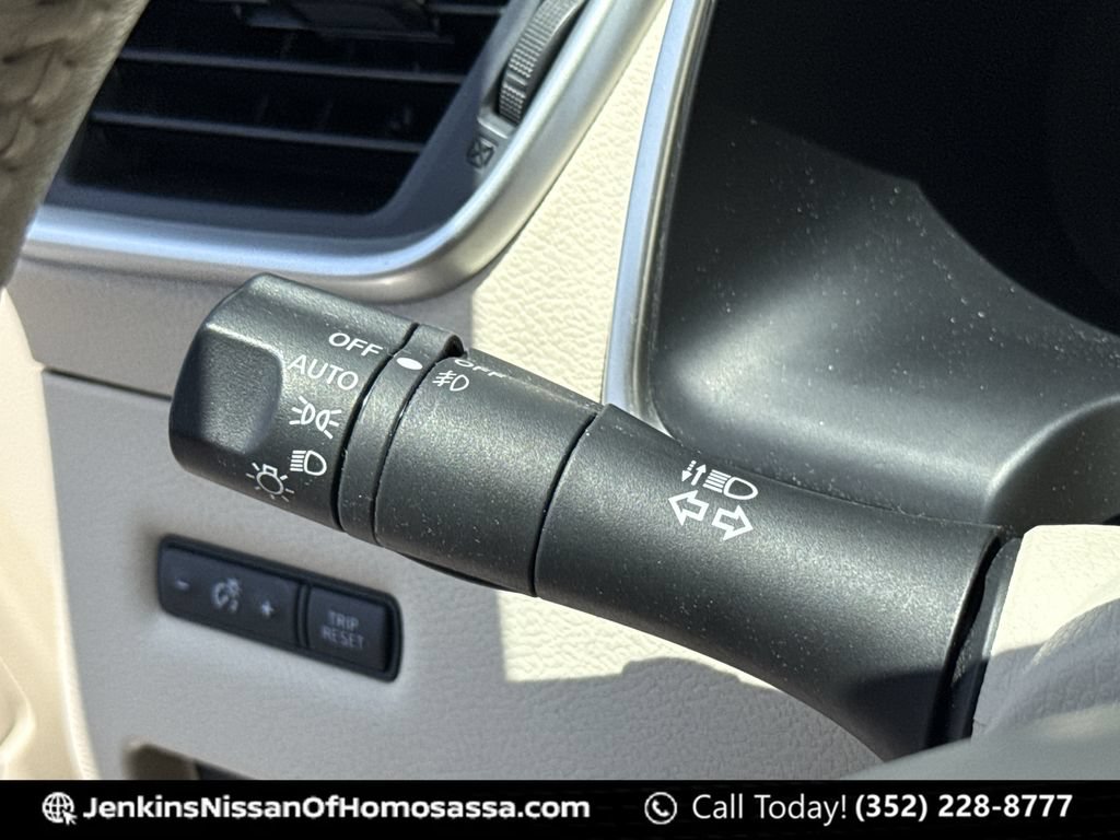 Used 2016 Nissan Murano SV FWD image 37