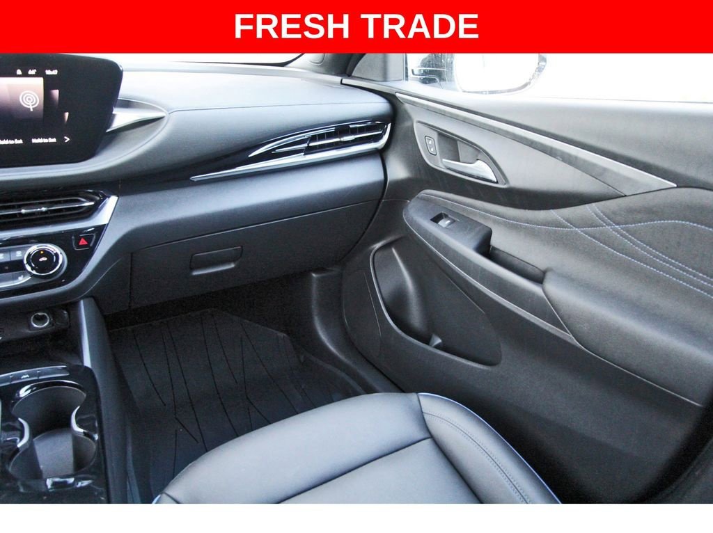 Used 2024 Buick Envista Sport Touring w/ Convenience I Package FWD image 10