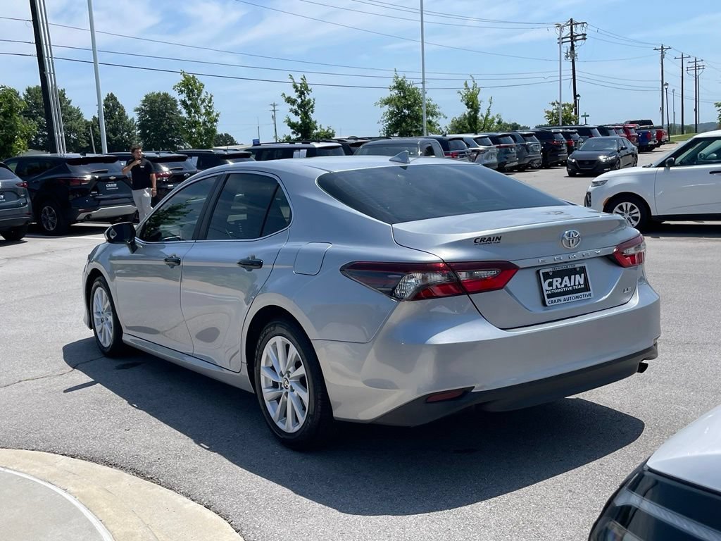 Used 2022 Toyota Camry LE FWD image 5