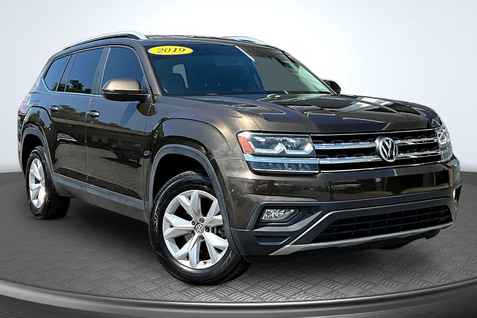 Used 2019 Volkswagen Atlas SE w/ Towing Package FWD image 2