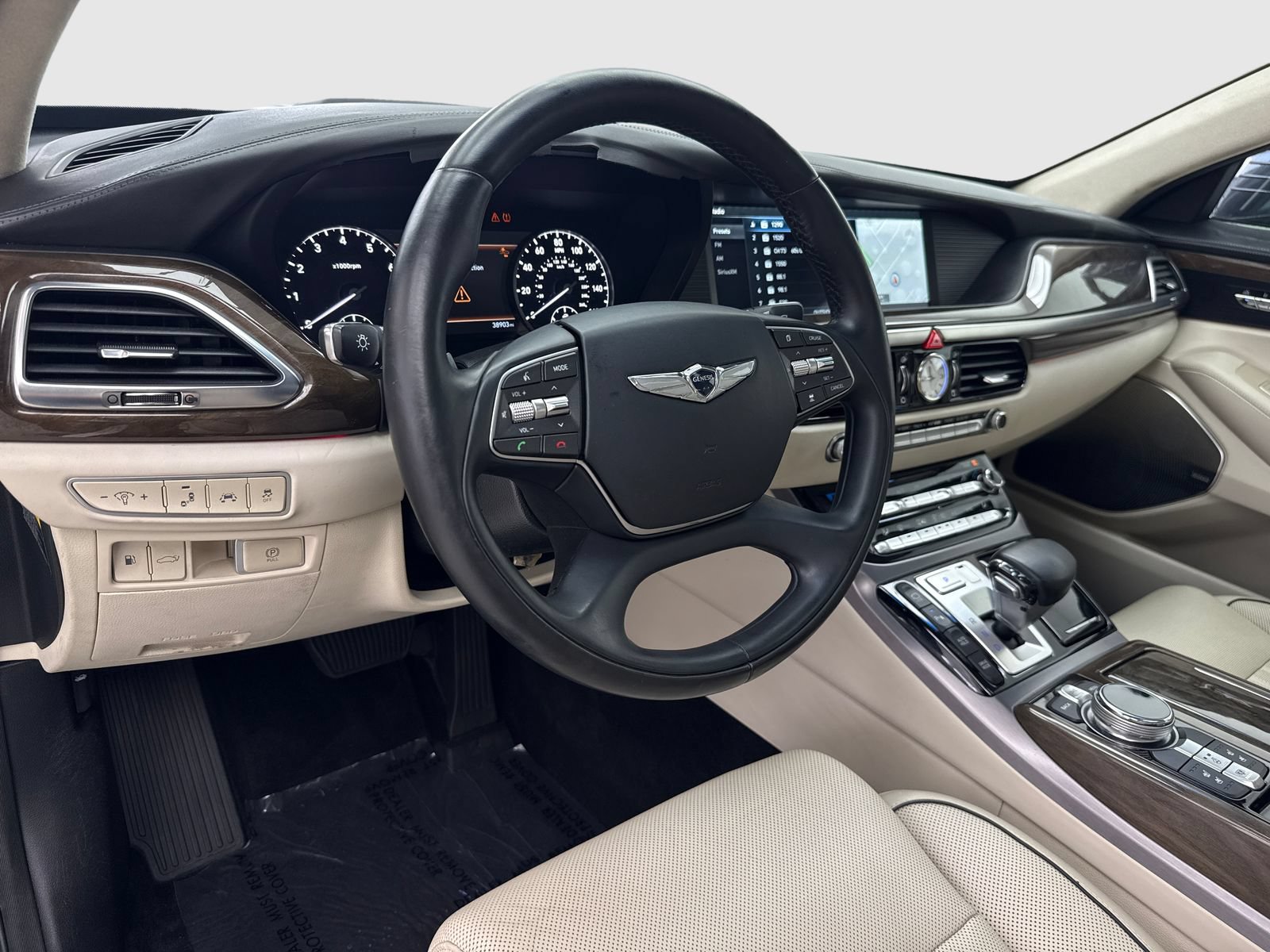 Used 2017 Genesis G90 3.3T Premium RWD image 18