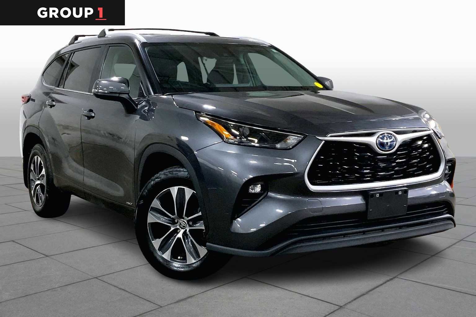 Used 2023 Toyota Highlander XLE image 3