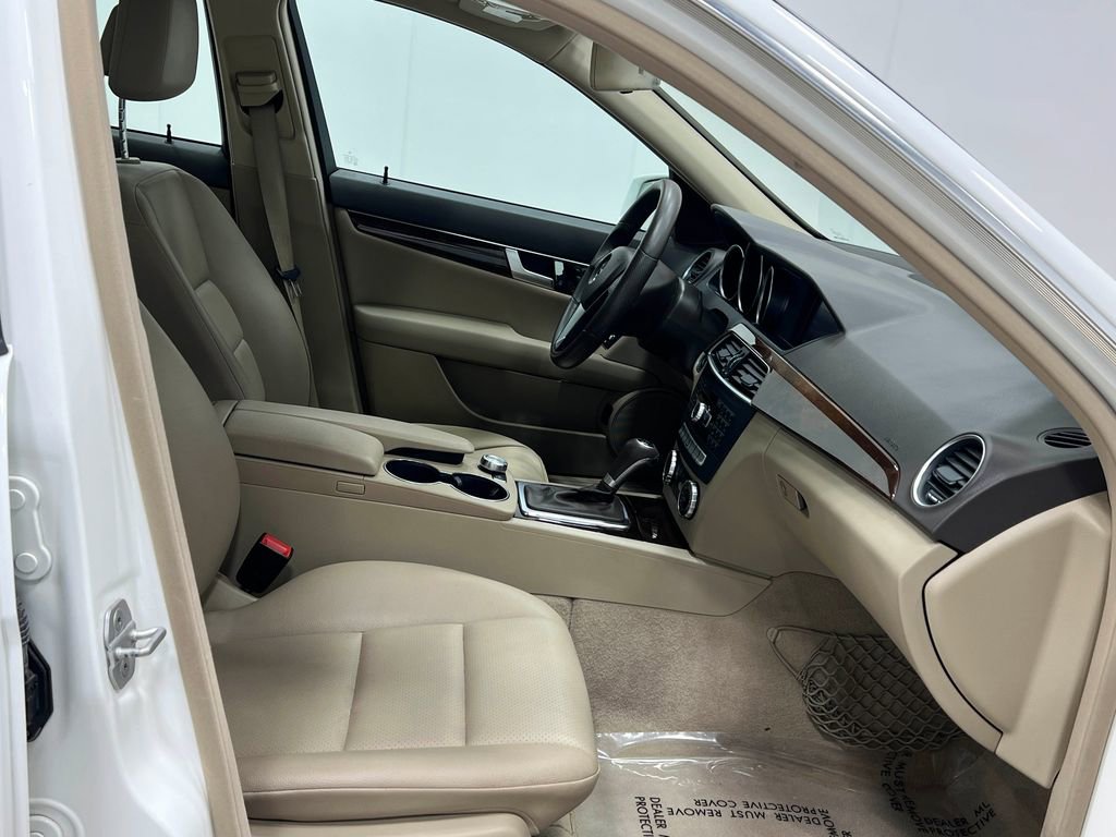 Used 2013 Mercedes-Benz C 300 4MATIC Sedan image 33