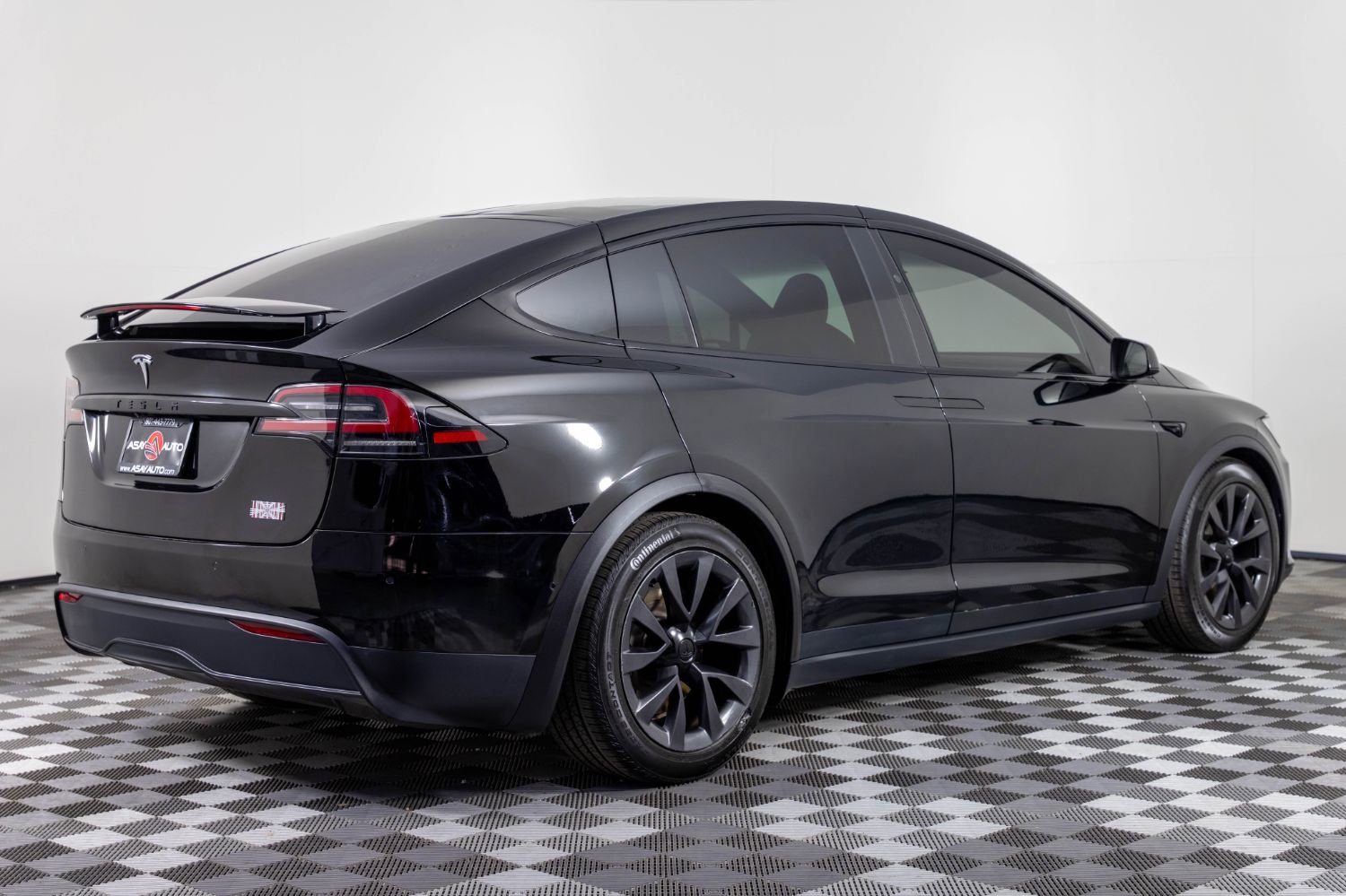 Used 2023 Tesla Model X Plaid image 8