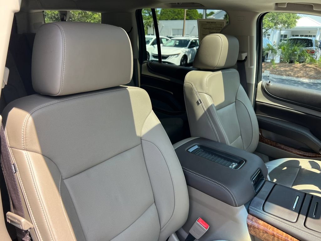 Used 2017 Chevrolet Suburban Premier AWD/4WD image 29