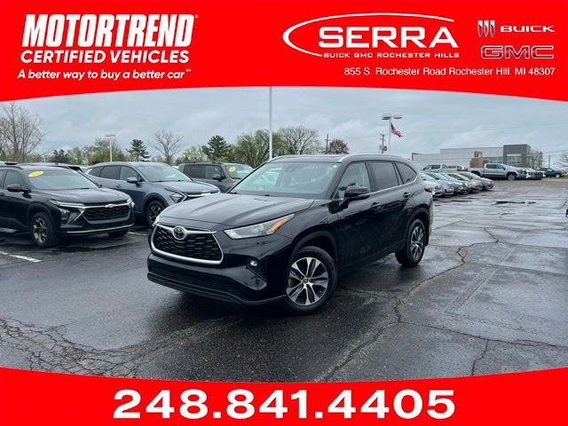 Used 2023 Toyota Highlander XLE AWD/4WD image 1