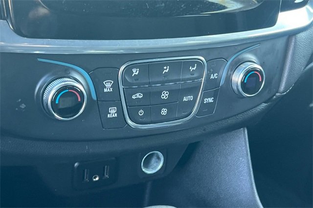 Used 2023 Chevrolet Traverse LT image 27