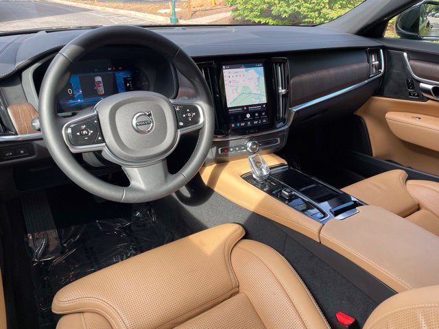 Certified 2024 Volvo S90 T8 Ultimate w/ Lounge Package AWD/4WD image 17