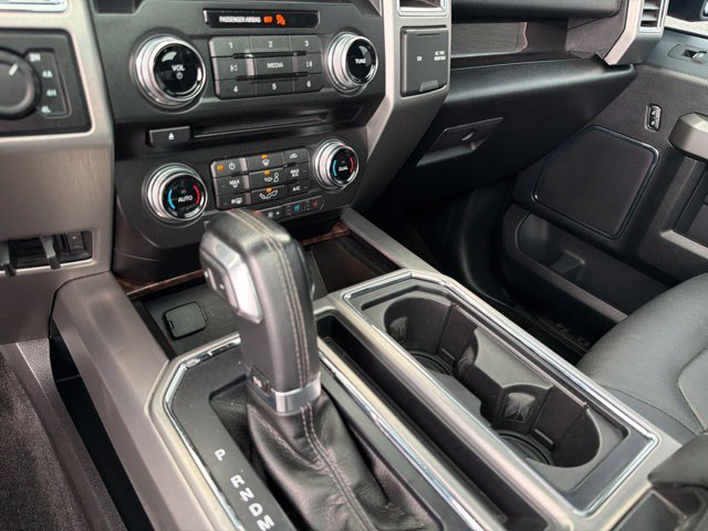 Used 2015 Ford F150 Platinum w/ Equipment Group 701A Luxury AWD/4WD image 19