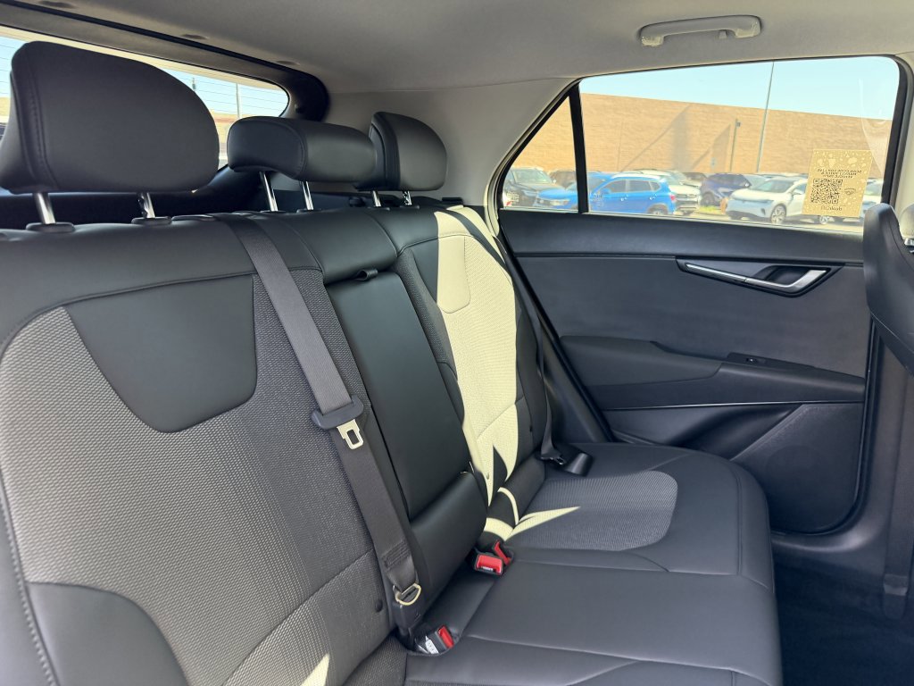 Used 2023 Kia Niro EX Touring image 39