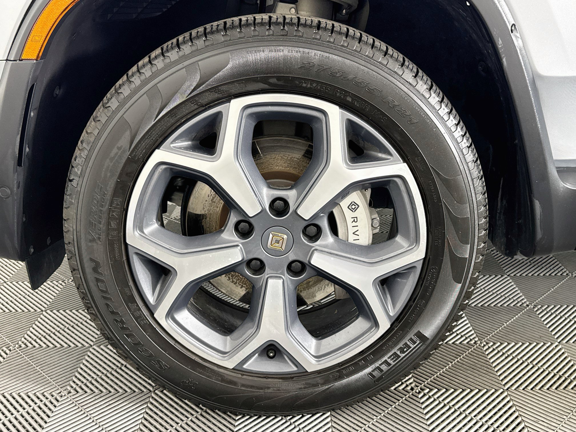 Used 2024 Rivian R1S Adventure AWD/4WD image 34