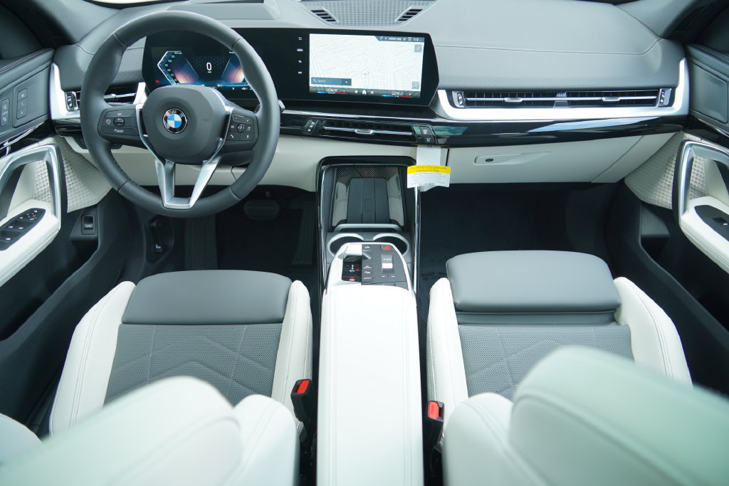 New 2027 BMW X2 xDrive28i AWD/4WD image 18
