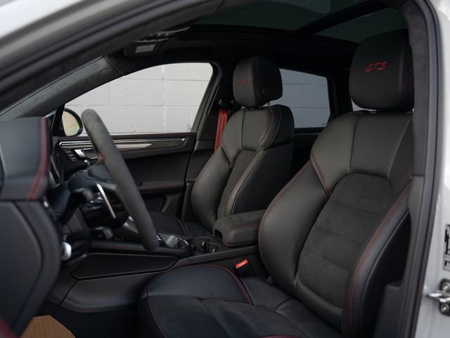New 2026 Porsche Macan GTS image 5