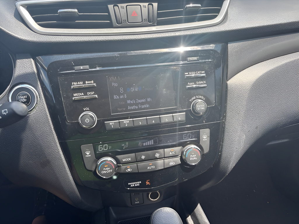 Used 2015 Nissan Rogue SV FWD image 11