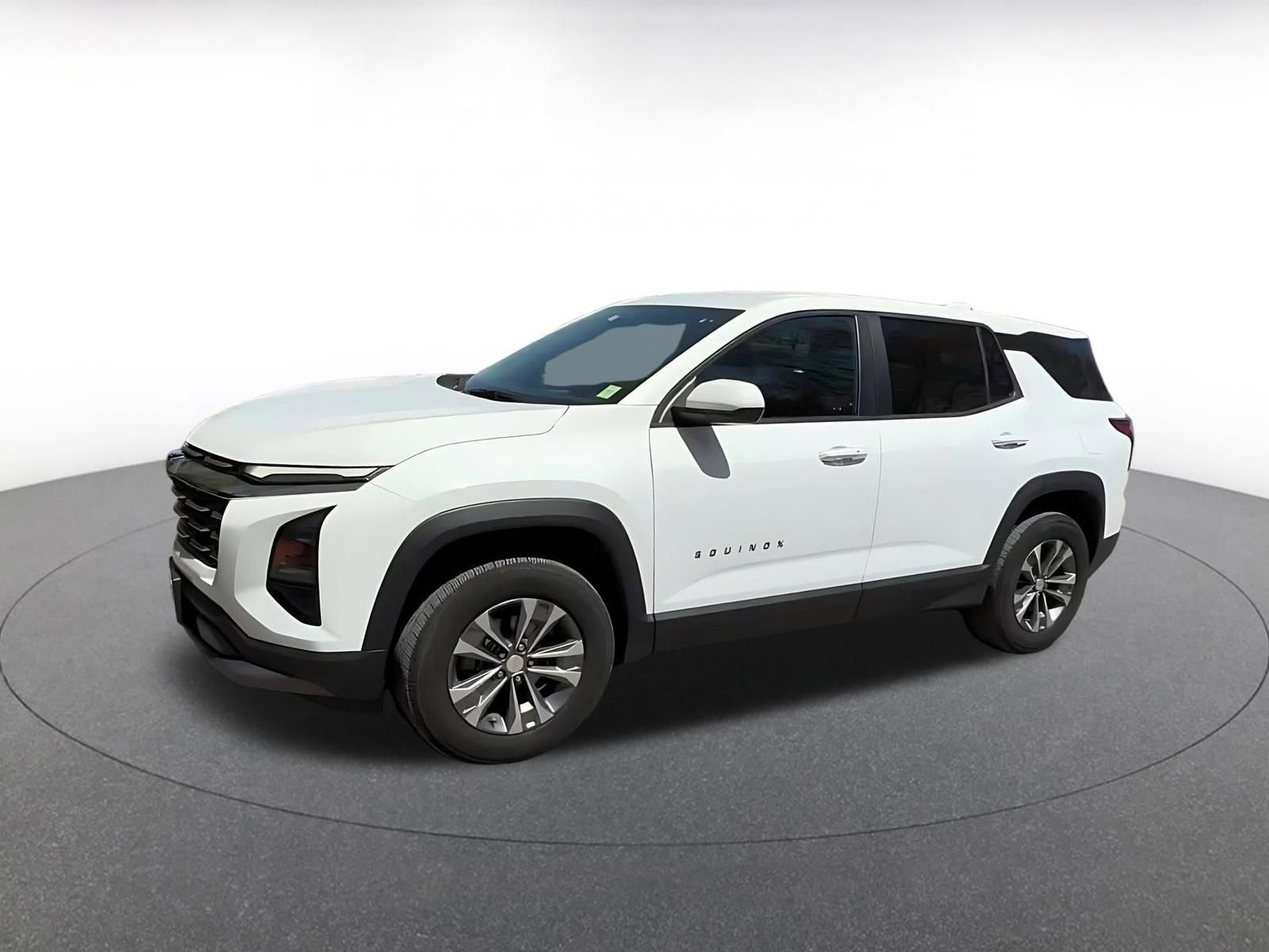 Used 2025 Chevrolet Equinox LT FWD image 8