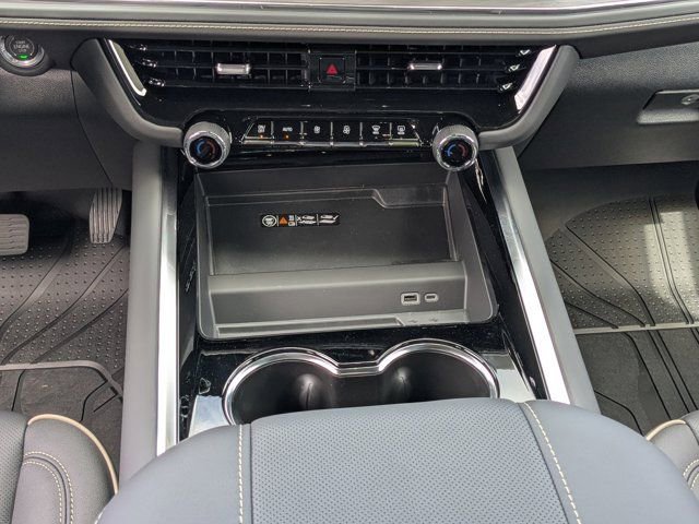 New 2026 Chevrolet Suburban Premier RWD image 19