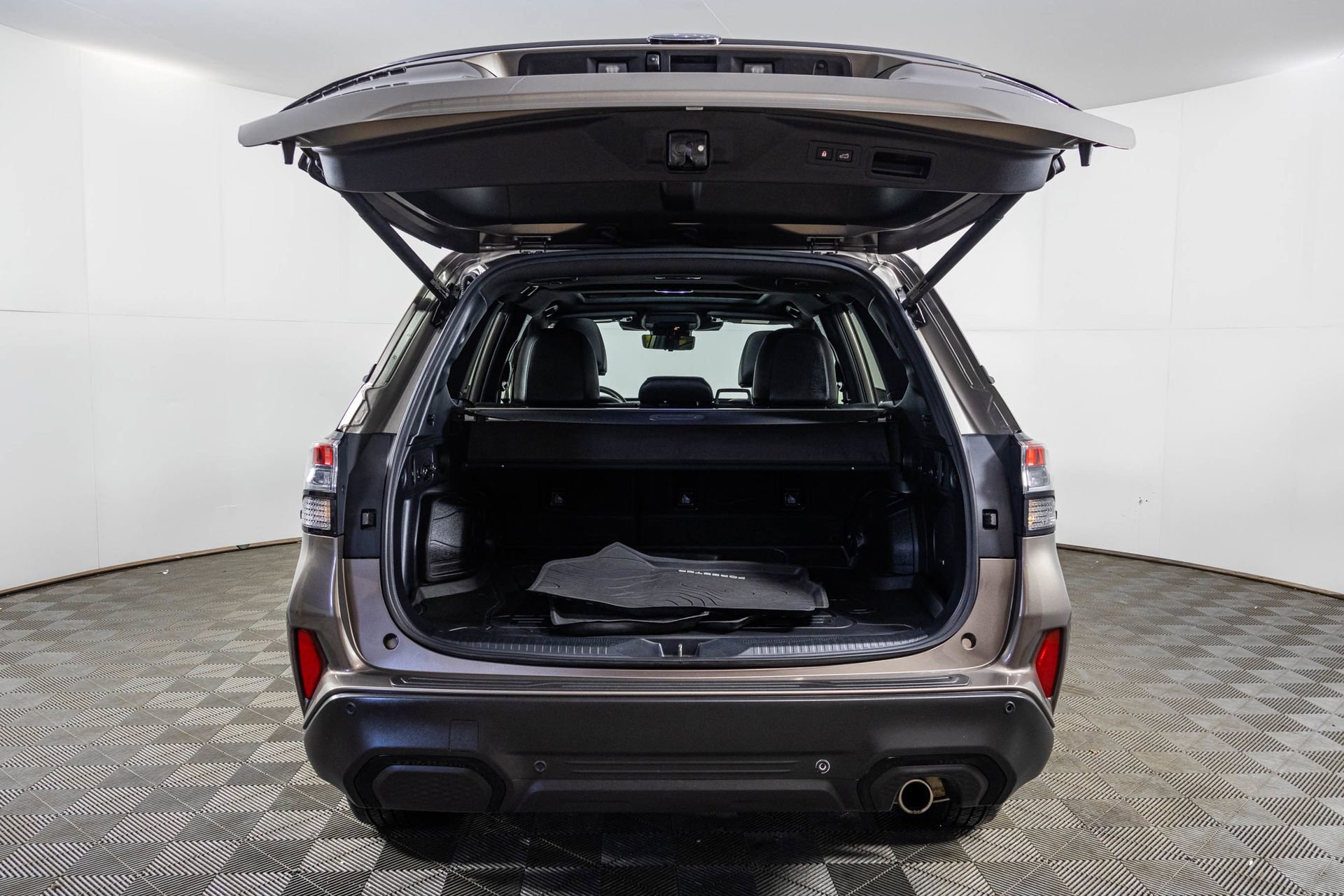 Used 2025 Subaru Forester Touring w/ Popular Package - Touring image 43