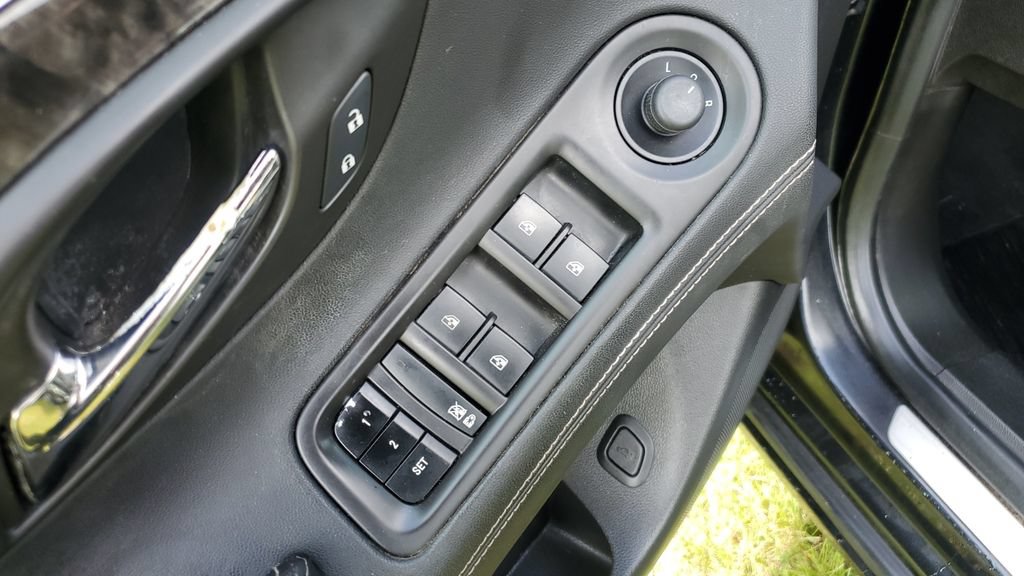 Used 2014 Buick LaCrosse Leather FWD image 6