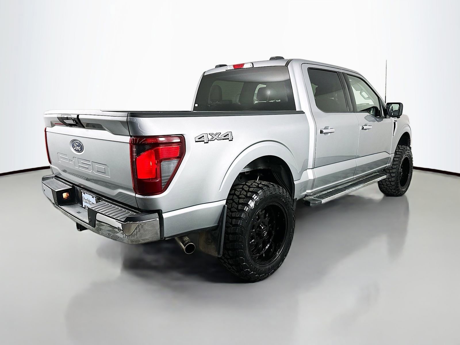 Used 2024 Ford F150 XLT w/ Tow/Haul Package AWD/4WD image 8