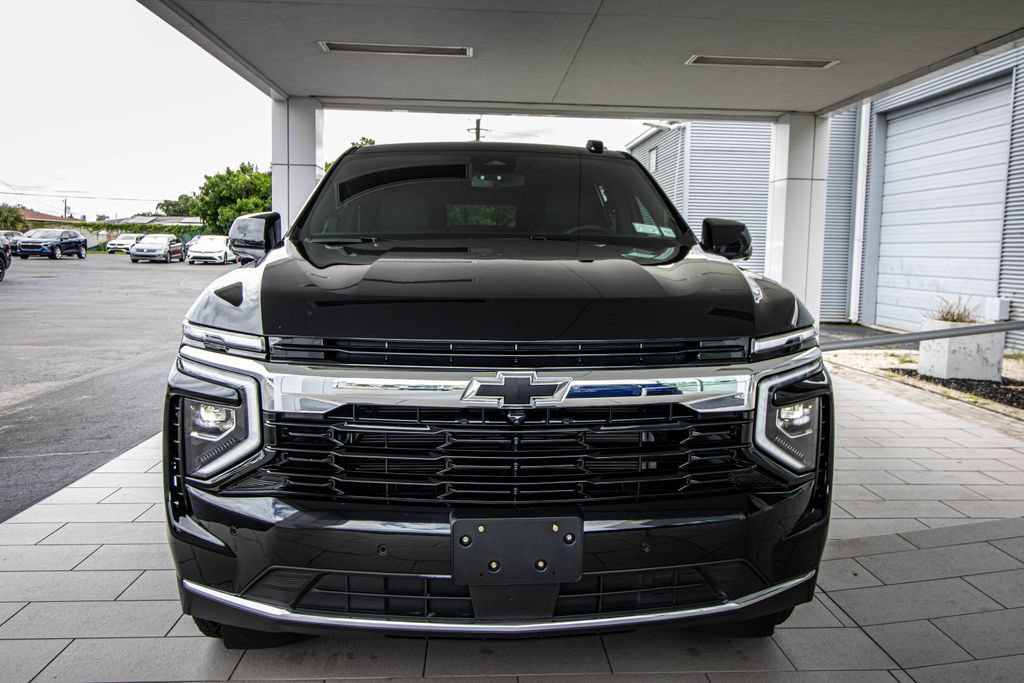 Used 2025 Chevrolet Suburban LS AWD/4WD image 8