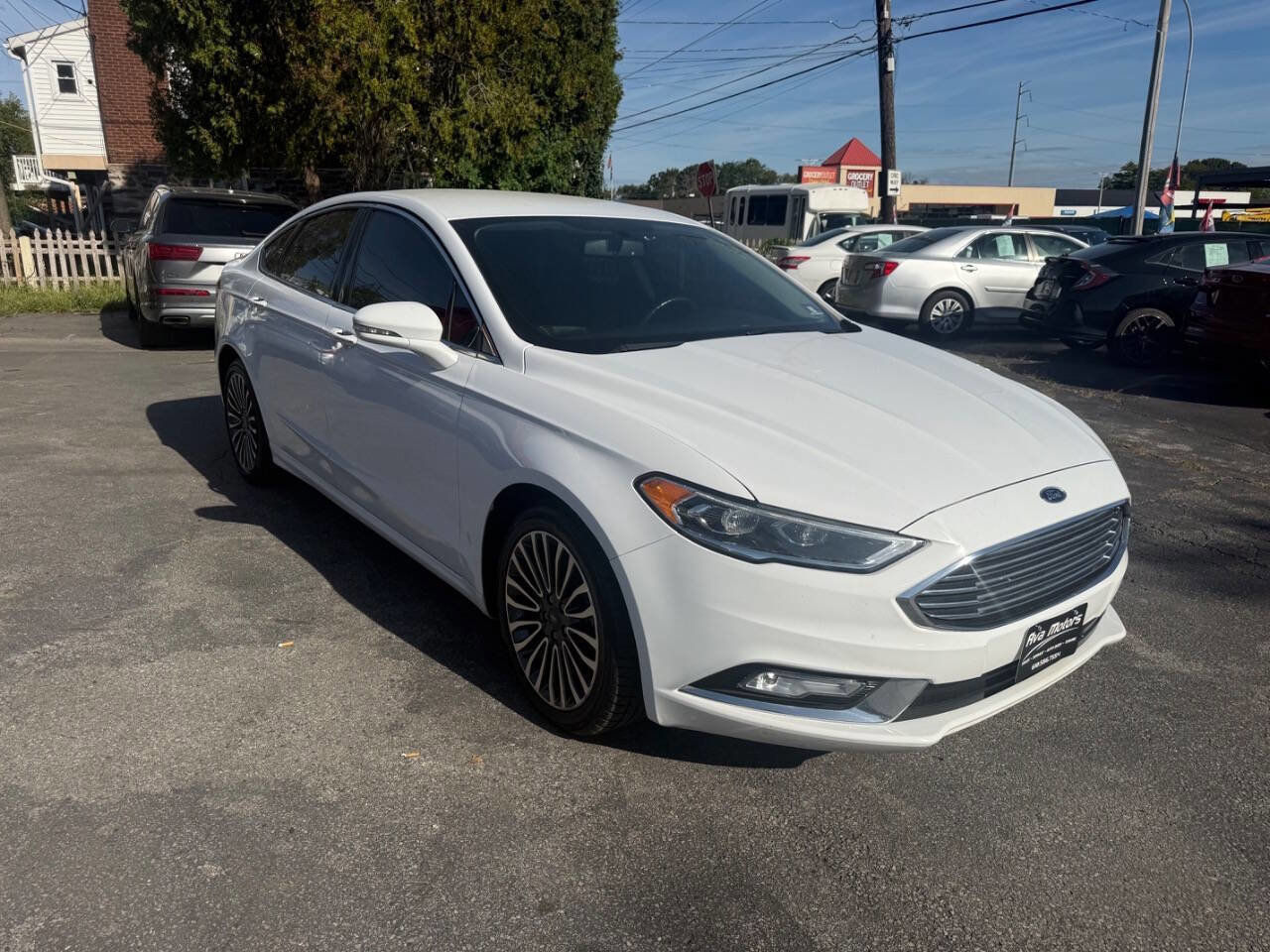 Used 2017 Ford Fusion SE FWD image 5