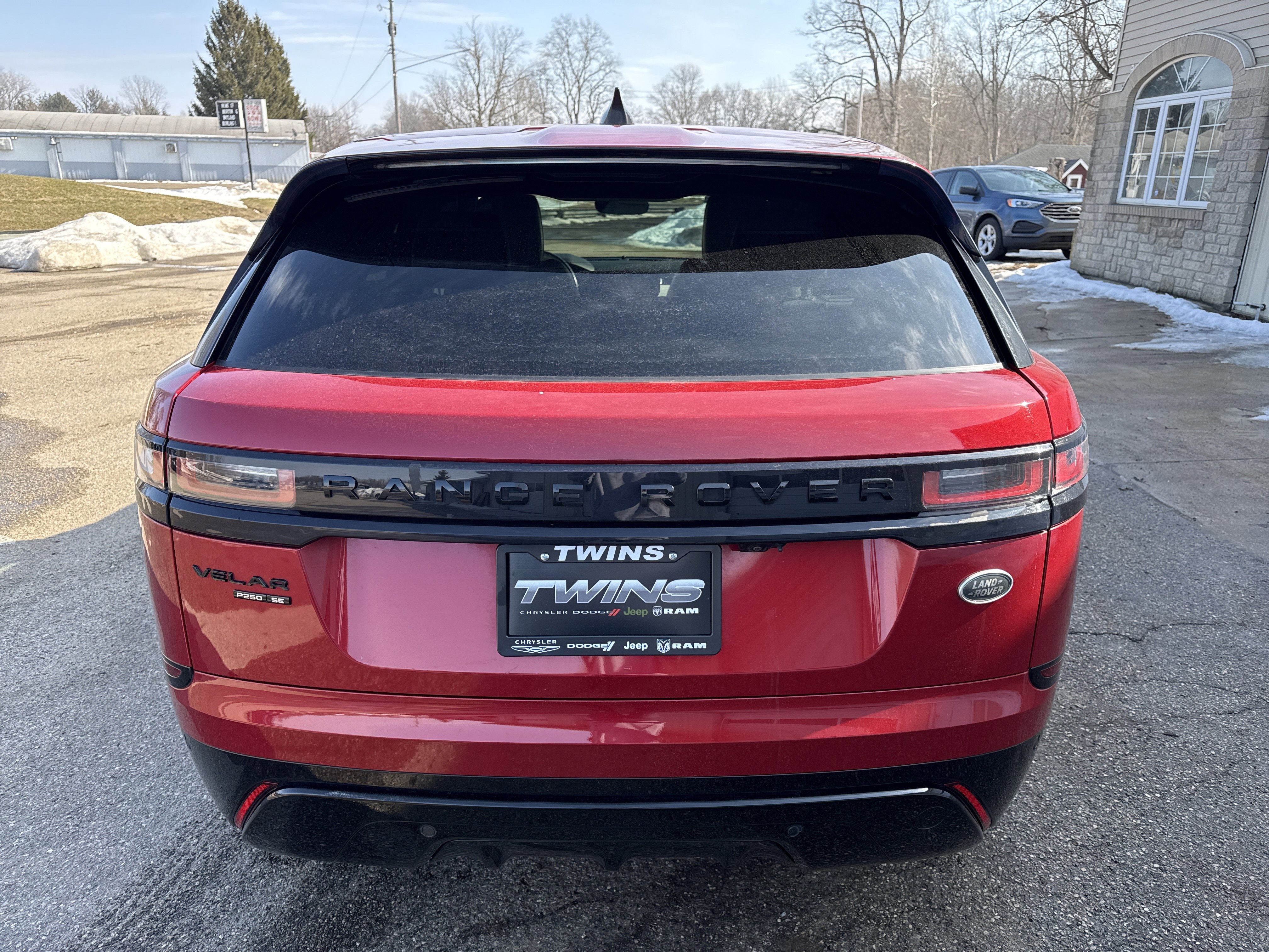 Used 2018 Land Rover Range Rover Velar R-Dynamic SE image 11