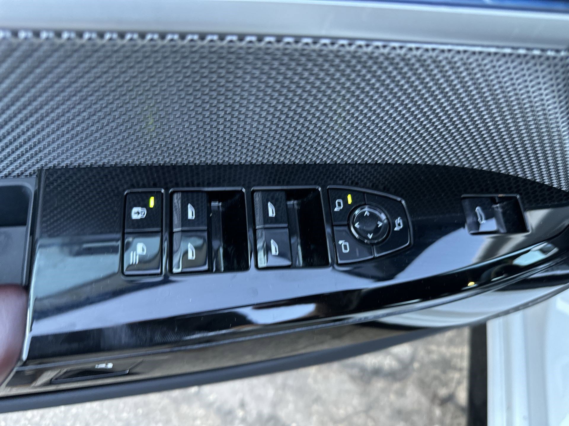 Used 2025 BMW 740i RWD image 15