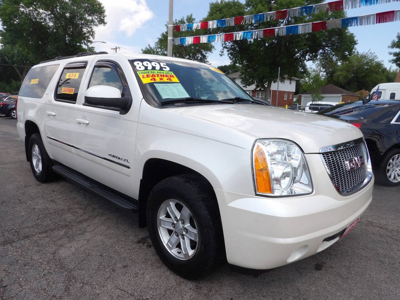 Used 2012 GMC Yukon XL SLT w/ SLT-2 Equipment Package AWD/4WD image 3