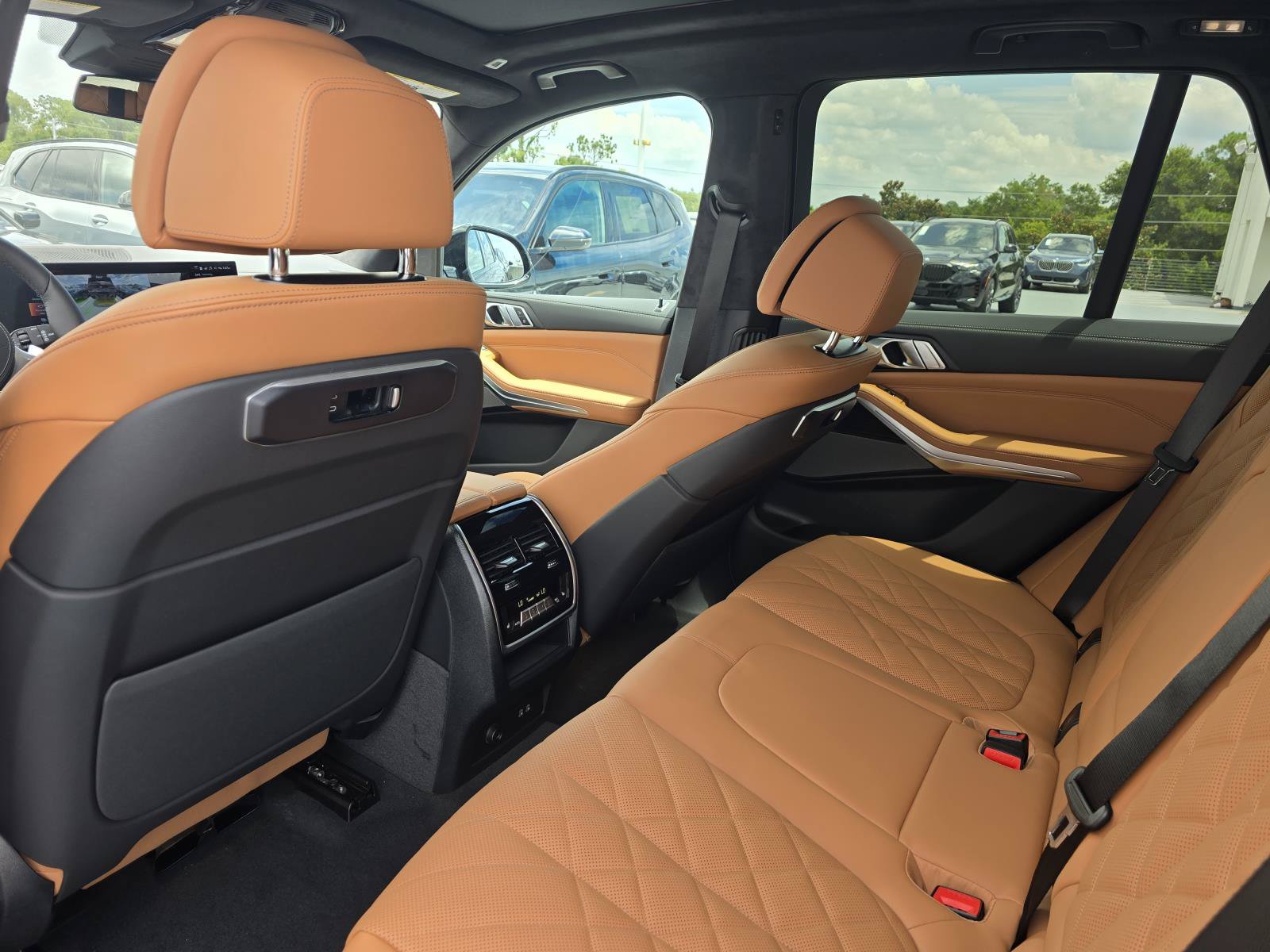 New 2026 BMW X5 xDrive50e w/ M Sport Package AWD/4WD image 9