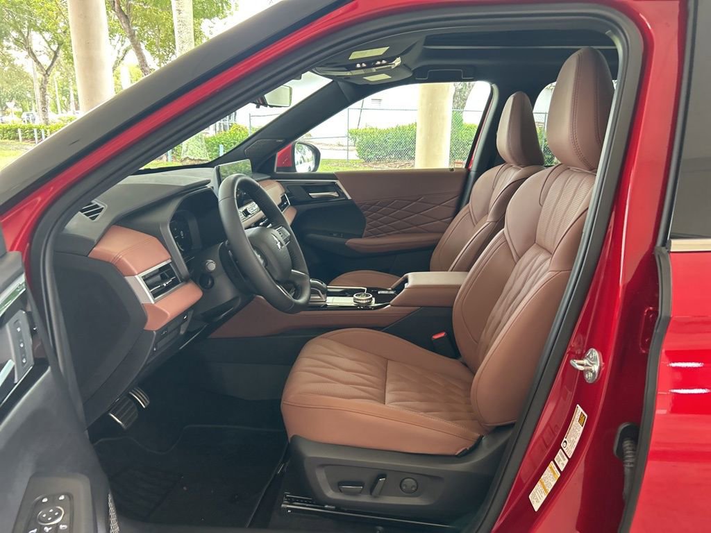 New 2025 Mitsubishi Outlander SEL image 5