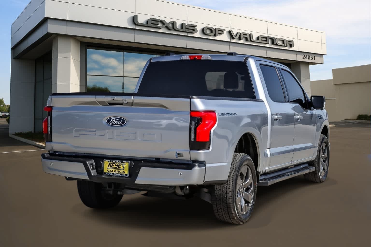 Used 2024 Ford F150 Lightning Flash AWD/4WD image 4