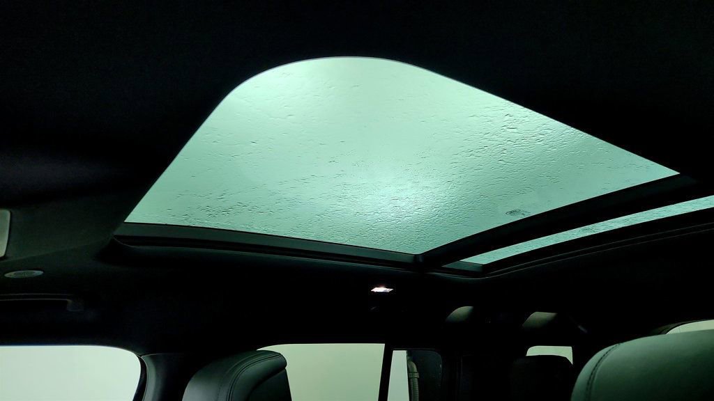 Used 2023 Land Rover Defender 110 X image 12