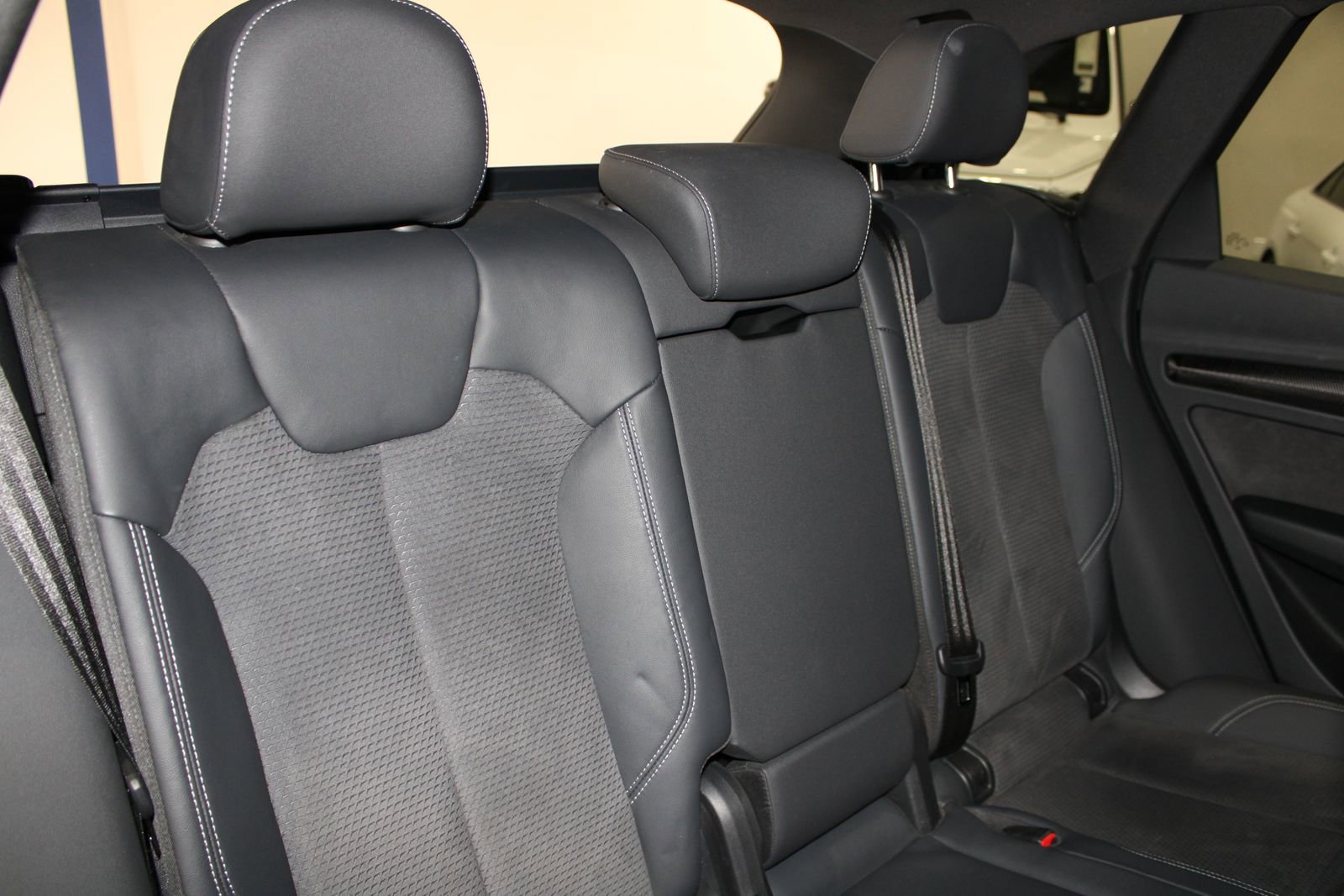 Used 2022 Audi SQ5 Premium w/ Convenience Package image 41