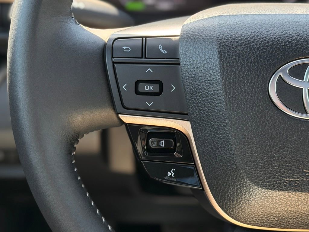 Used 2025 Toyota Crown Nightshade AWD/4WD image 12