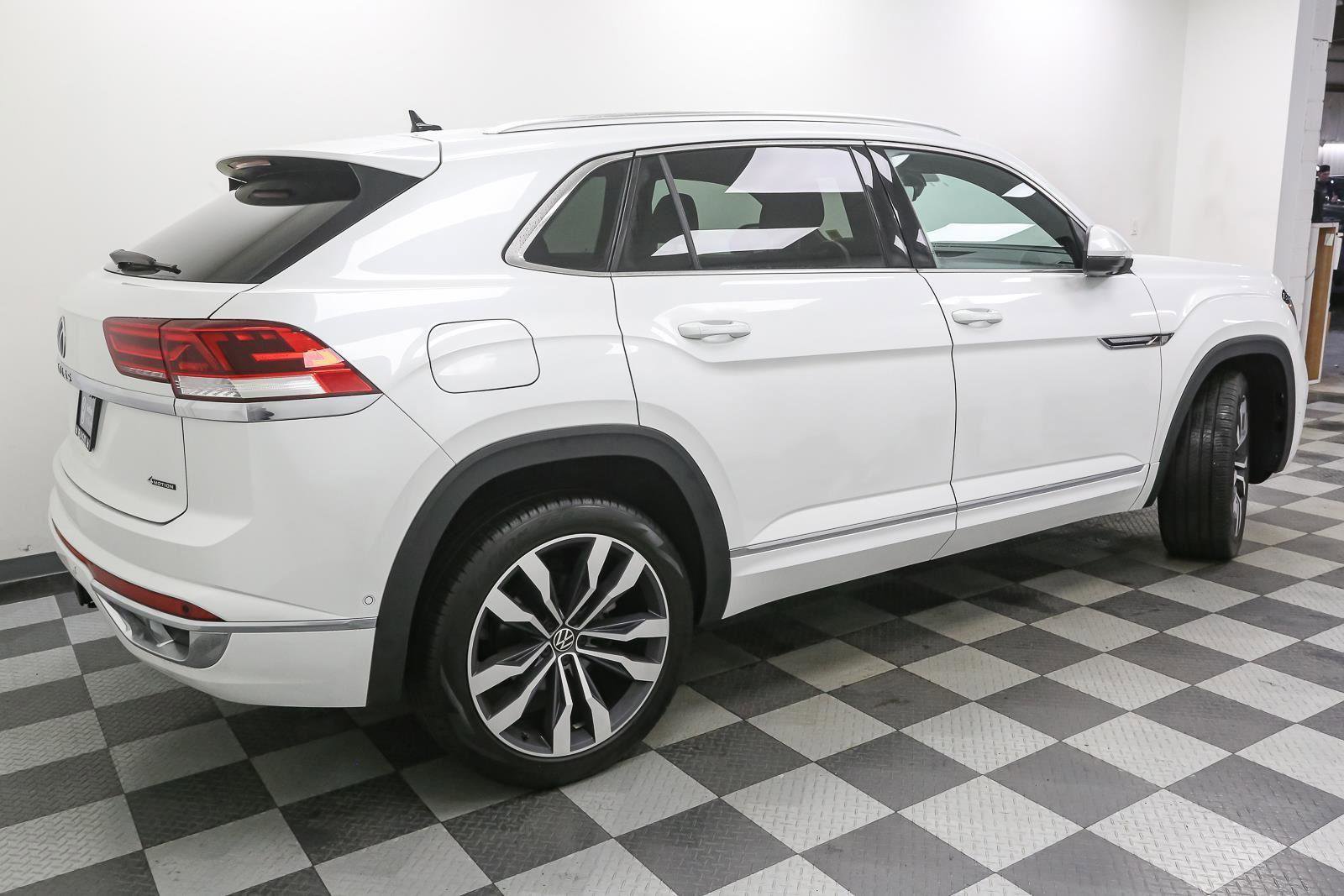 Certified 2023 Volkswagen Atlas Cross Sport SEL Premium R-Line image 11